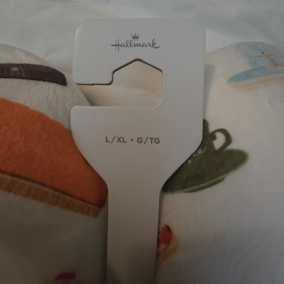 "Friends" White and Blue Slippers - Picture 2 of 5